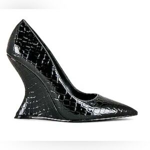 Steve Madden Womens Rival
Crocodile Embossed Wedge Pumps Black Size 7M Worn Once